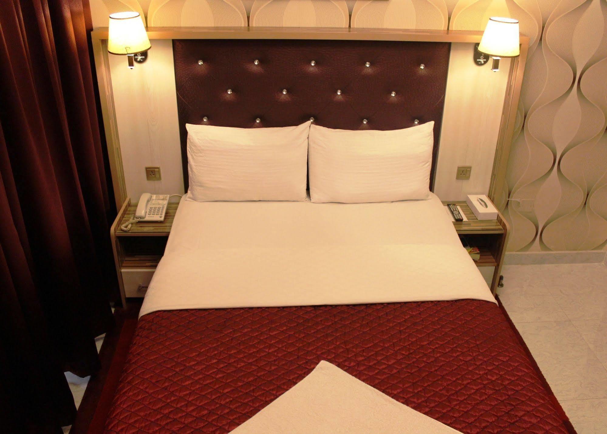Sutchi Hotel Dubaj Kültér fotó