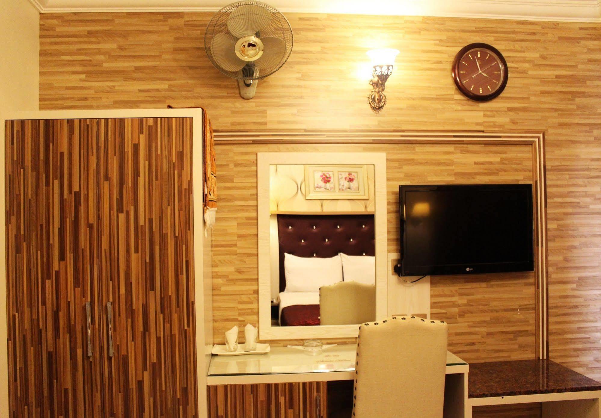 Sutchi Hotel Dubaj Kültér fotó
