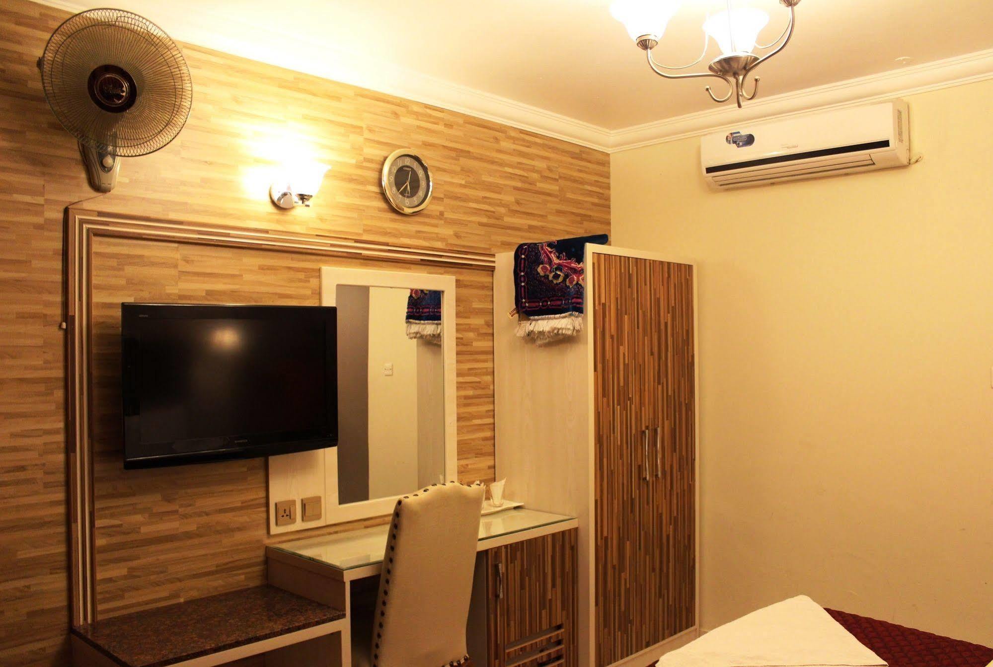 Sutchi Hotel Dubaj Kültér fotó